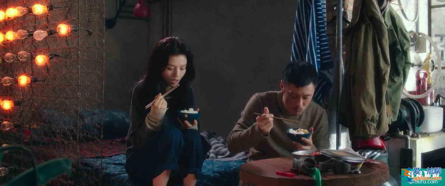 《怪物先生》奇幻的平行世界充滿現實主義色彩？