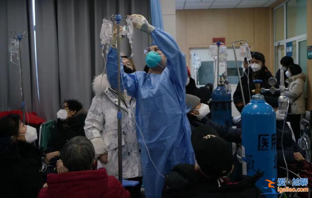 急診人滿為患 醫護帶病救人 “一個干倒再上來一個”？