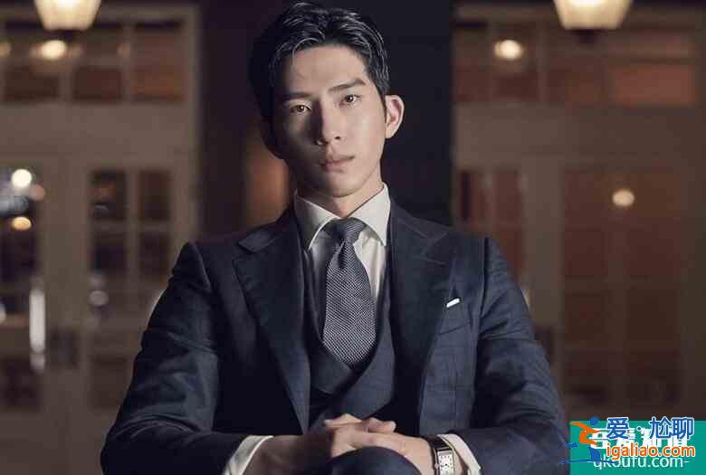 井柏然手寫卡片感謝粉絲 字跡清秀話語溫暖人心？