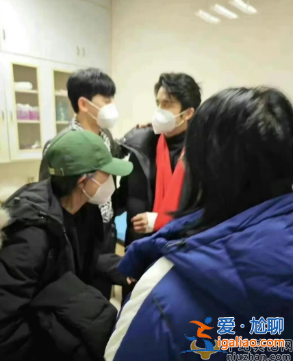 張新成和張杰掰手腕骨折!節目組道歉網友不買賬 全網回憶高以翔猝死 張新成和張杰掰手腕骨折!節目組道歉網友不買賬 全網回憶高以翔猝死