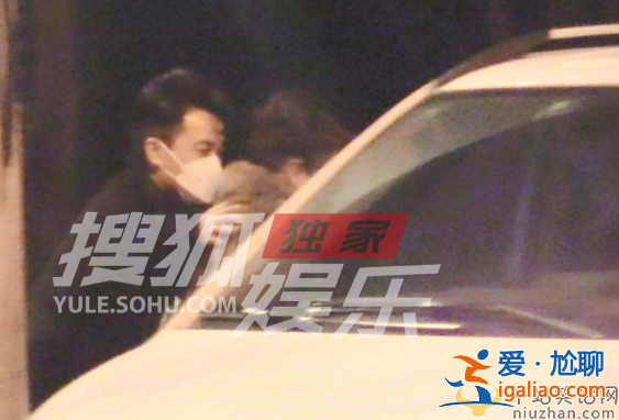 劉愷威李曉峰好事將近?外出聚餐女方全程捂小腹 網(wǎng)友疑問懷孕了嗎