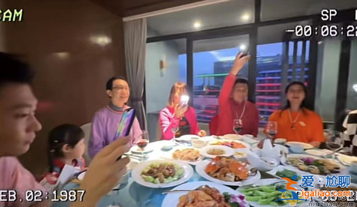 鞏漢林近況曝光!65歲發際線后移明顯 豪宅飲酒作樂太過瀟灑