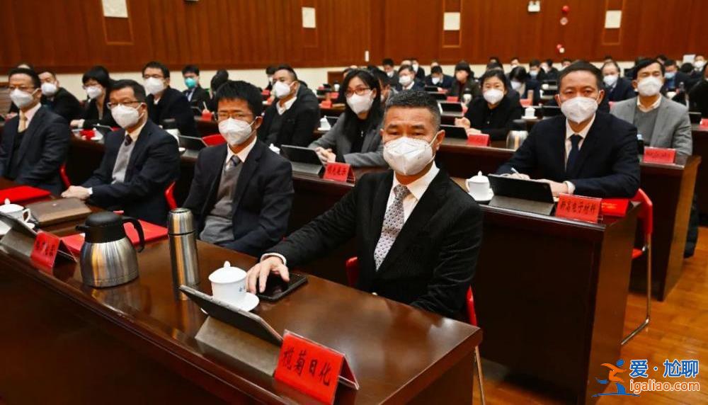 我和市長當好企業的服務員!? 我和市長當好企業的服務員!?