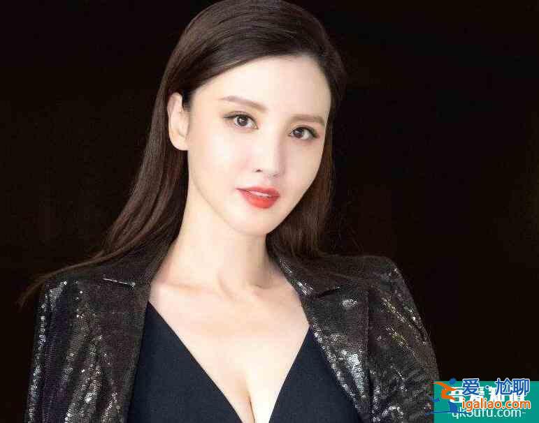 張萌曬姐姐們的禮物 應(yīng)有盡展示友誼情比金堅？
