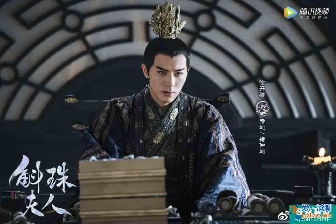 是《且聽鳳鳴》里的冷面傲嬌圣子君臨淵，更是自在生活的快樂水豚先？