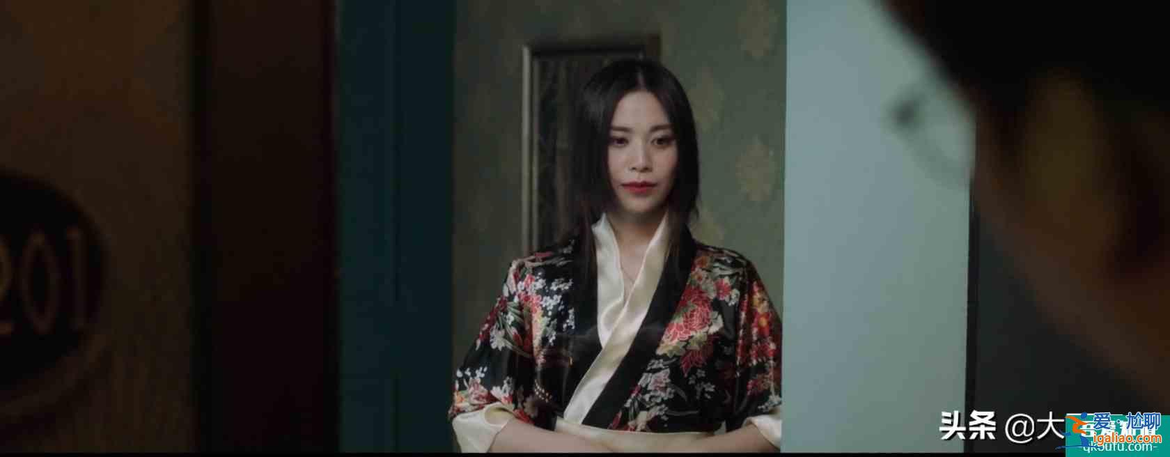 摩天大樓：高檔公寓發(fā)現(xiàn)一名女尸，警方發(fā)現(xiàn)其背后藏著很深的秘密？