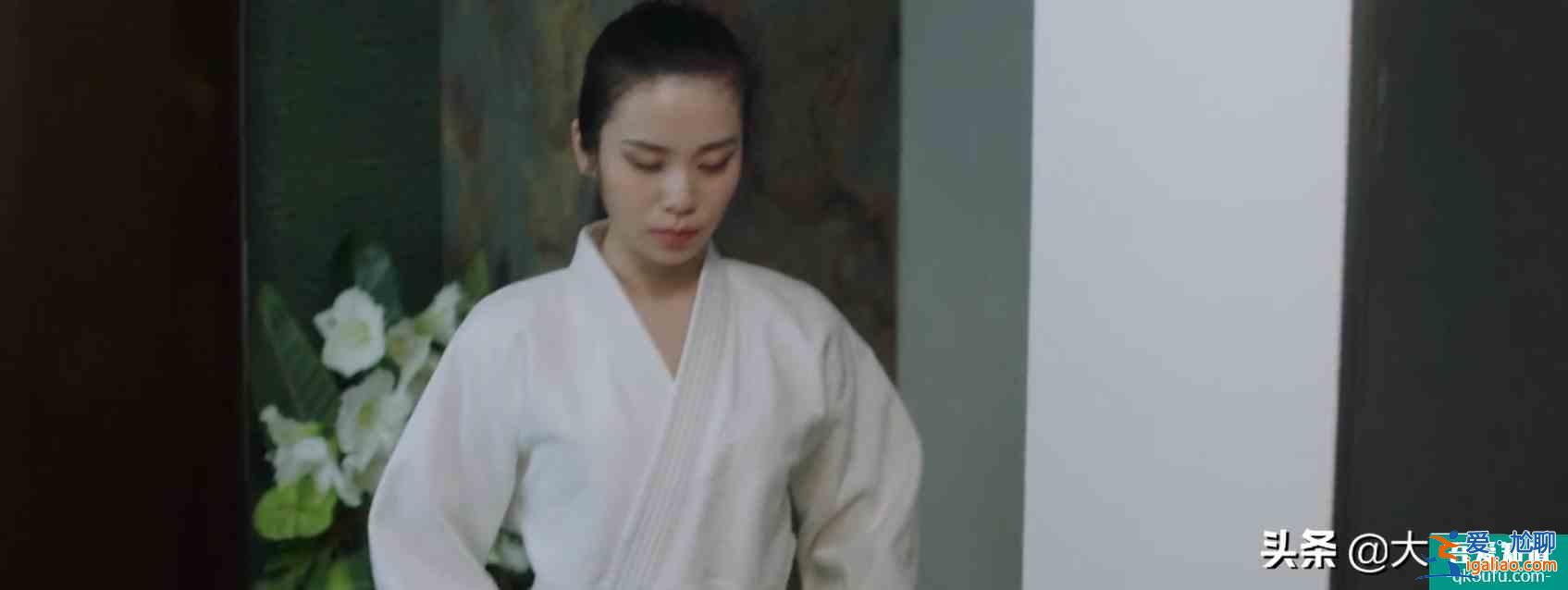摩天大樓：高檔公寓發(fā)現(xiàn)一名女尸，警方發(fā)現(xiàn)其背后藏著很深的秘密？
