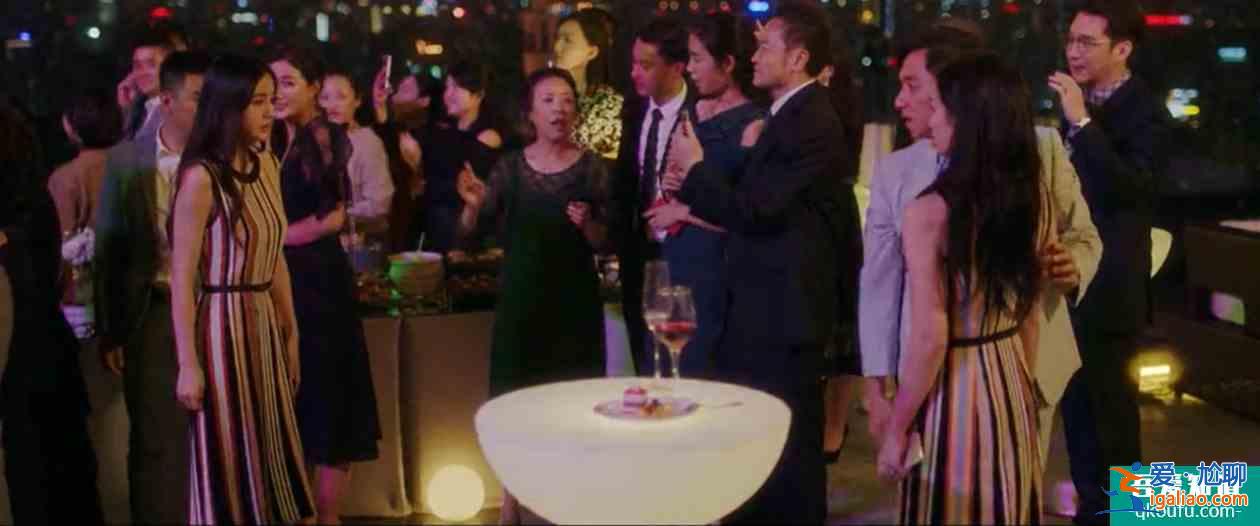 baby《摩天大樓》穿同款裙慘被女配艷壓，網友：演技拖后腿？