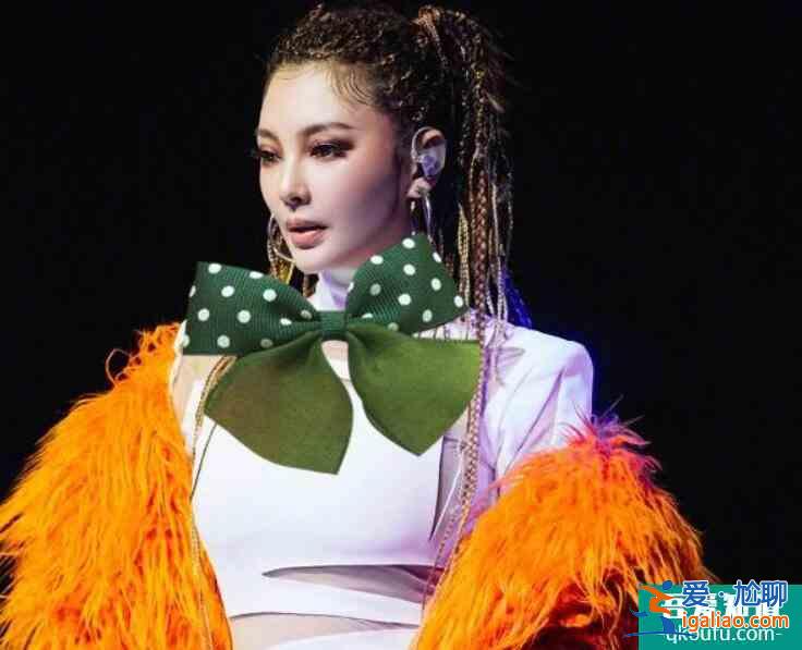 網友質疑張雨綺假唱 被質疑話筒離嘴那么遠能有聲音嗎？
