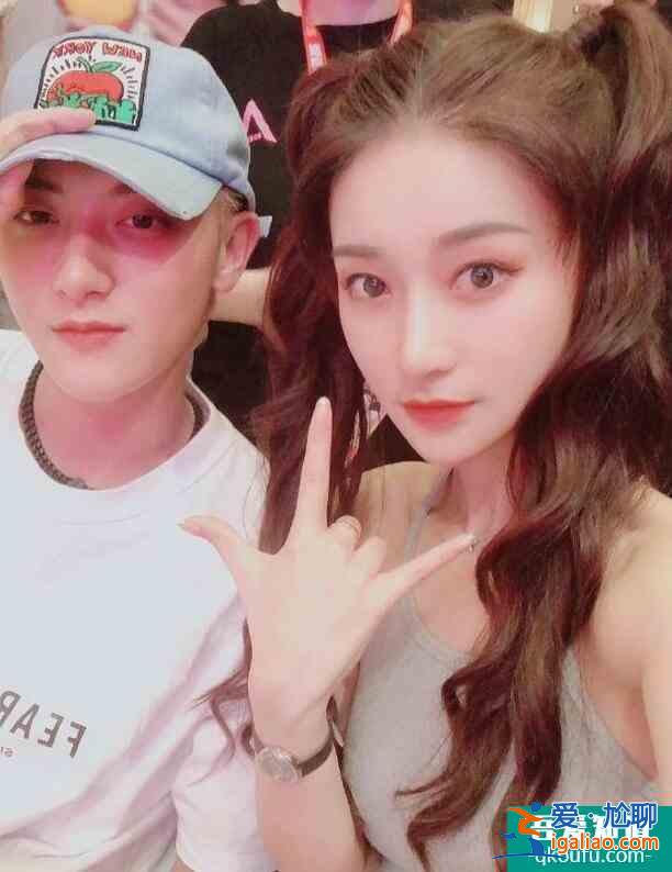 鹿晗孫如云合照 孫如云雙手捧著臉竟撞臉關(guān)曉彤？