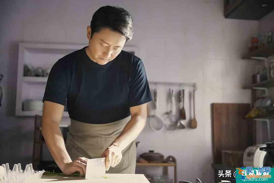 跌到8.1分，《以家人之名》口碑滑鐵盧，逃不開國產(chǎn)劇愛情魔咒？