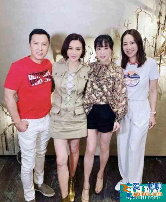 關之琳豪宅設家宴 關之琳妝容精致身形依舊苗條？