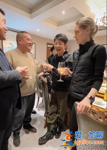 撒貝寧李白罕見同框!一家人會武漢過年 李白聽不懂方言有點(diǎn)懵
