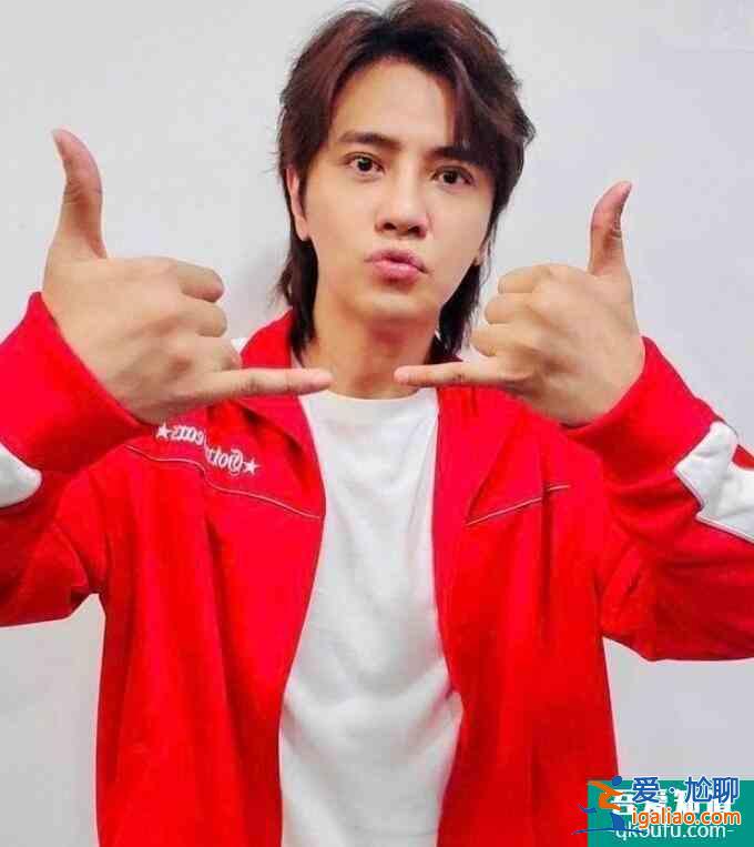 羅志祥曬打高爾夫照 深夜運動孤身一人稍顯落寞? 羅志祥曬打高爾夫照 深夜運動孤身一人稍顯落寞?