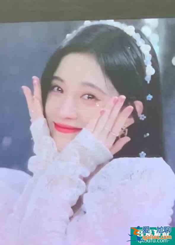 鞠婧祎分享美照 日常裝扮甜美可愛風格多變？