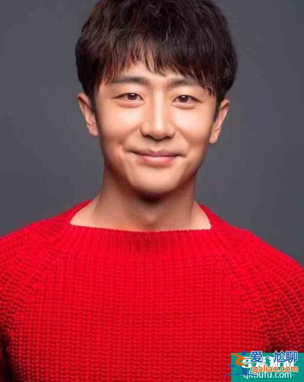 黃軒承認戀情 曾被拍與女子同住酒店舉止親密十足? 黃軒承認戀情 曾被拍與女子同住酒店舉止親密十足?