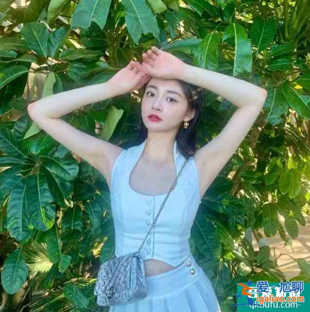 周潔瓊曬影子照自侃 秀出好身材十分可愛逗趣？