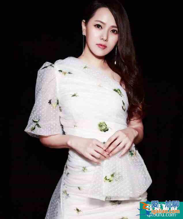 伊能靜談教隊(duì)友唱歌 吐槽隊(duì)友怎么講也講不明白？
