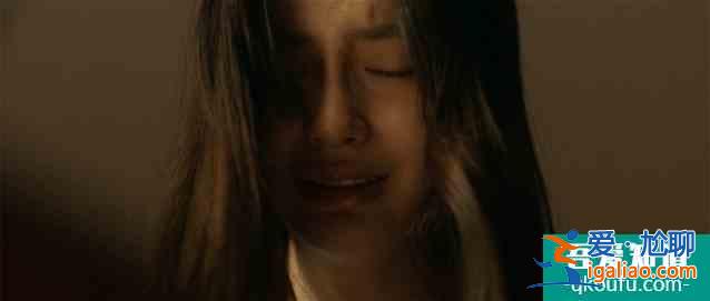 《摩天大樓》開(kāi)播很帶感，楊穎卻被嘲演技尷尬，臉部僵硬嘴巴出戲？