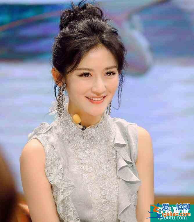 謝娜曬與女兒碰拳 母女倆喊口號好兄弟一輩子畫面有愛？