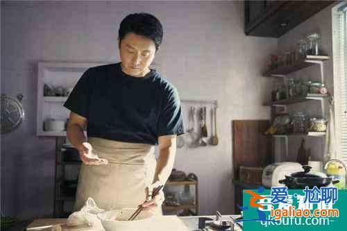 《以家人之名》是一個偉大的父親，《男人的秘密》中遇到情感危機？