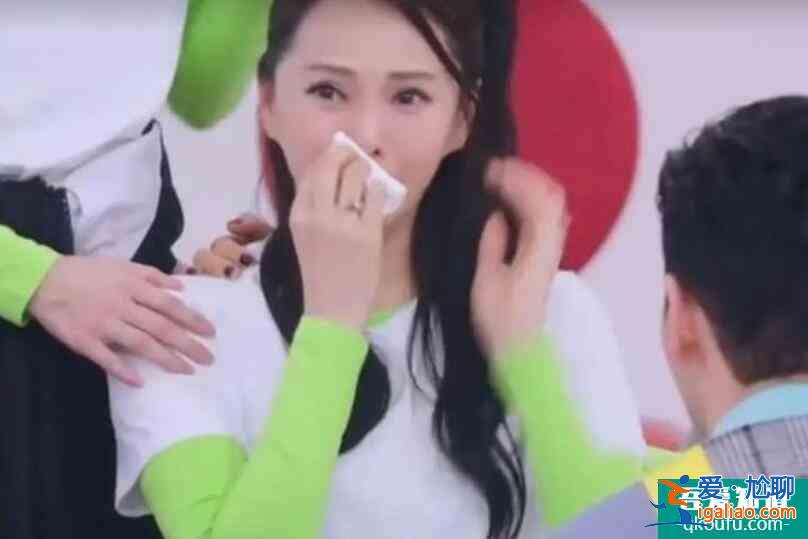 伊能靜現(xiàn)場(chǎng)委屈暴哭 被導(dǎo)師指責(zé)哭得梨花帶雨？