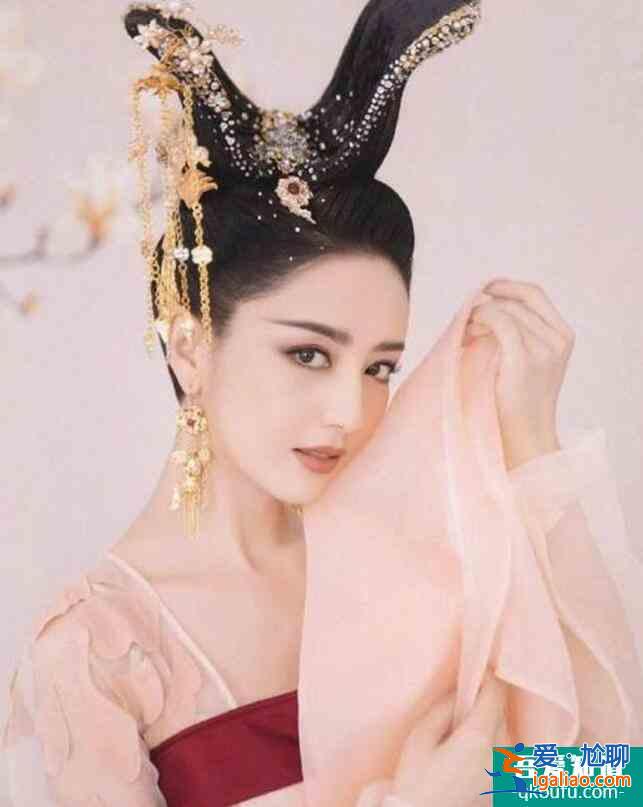 佟麗婭分享古裝美照 雍容華貴似畫中人美到窒息？