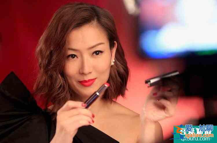 鄭秀文曬健身照 肌肉線條明顯可見又A又颯？