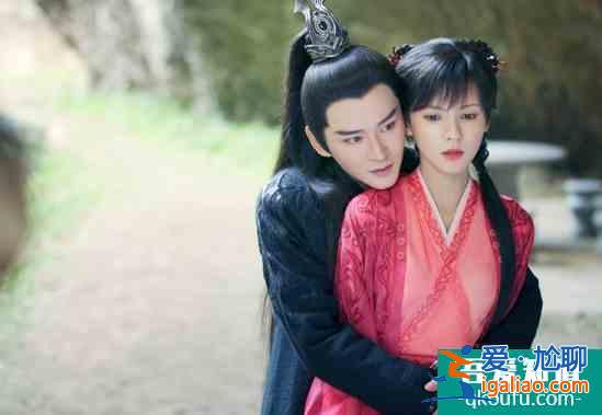 《琉璃》:不怕壞人壞,就怕壞人帥,玲瓏被烏童虐后,愛上他了? 《琉璃》:不怕壞人壞,就怕壞人帥,玲瓏被烏童虐后,愛上他了?