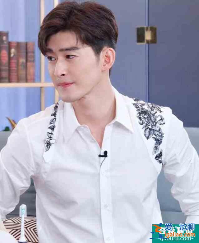 張翰現身劉濤直播間 產品上線即搶空帶貨能力MAX？