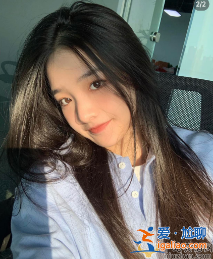 王思聰同時交兩女友!一個小肉安不夠，再緊摟小15歲新歡