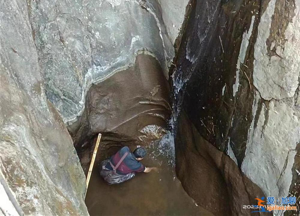 景區(qū)抽水8小時撈手機遭質(zhì)疑 當(dāng)事游客回應(yīng)稱沒有特殊身份？