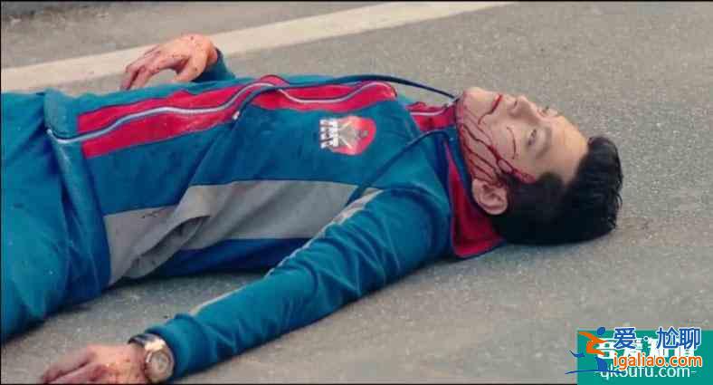 穿越火線:許蔚又作弊,小北殘血反殺King贏冠軍,許蔚逃跑被撞死? 穿越火線:許蔚又作弊,小北殘血反殺King贏冠軍,許蔚逃跑被撞死?