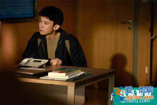 董子健《誰是兇手》熱度霸占愛奇藝總榜 反殺戲超帶感？