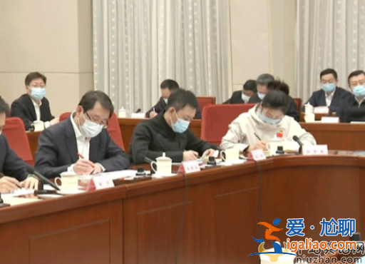 張譯上新聞聯(lián)播惹關(guān)注!黑衣打扮樸素太醒目,網(wǎng)友留言夢(mèng)回“安警官” 張譯上新聞聯(lián)播惹關(guān)注!黑衣打扮樸素太醒目,網(wǎng)友留言夢(mèng)回“安警官”