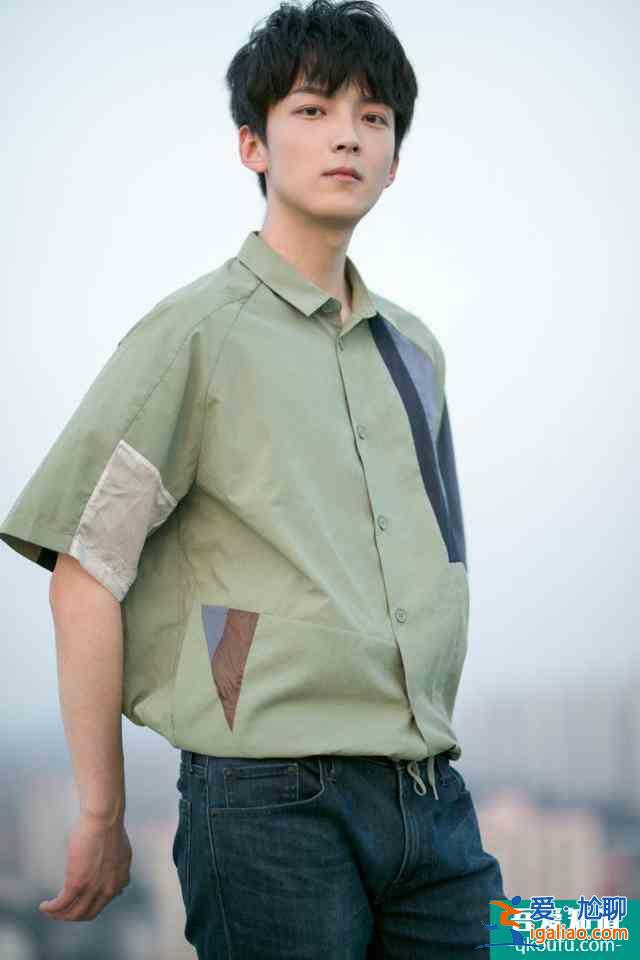 王嘉萌全新寫真少年氣十足 新劇《青青子衿》今晚開播? 王嘉萌全新寫真少年氣十足 新劇《青青子衿》今晚開播?