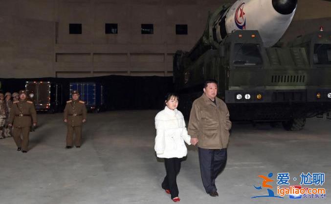 金正恩女兒四次公開亮相 都在軍隊有關(guān)場合 專家分析其深意？