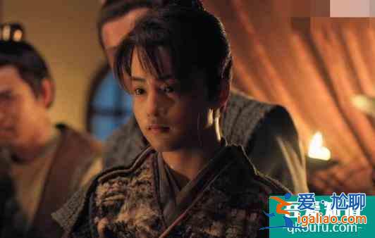 這才是“女扮男裝”，建議《漂亮?xí)返膶?dǎo)演和鞠婧祎多來看看？