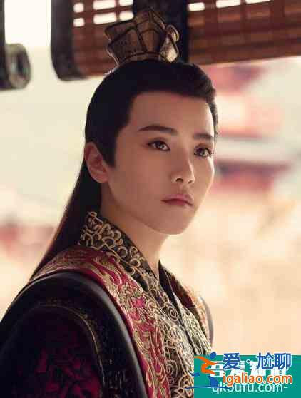 這才是“女扮男裝”，建議《漂亮?xí)返膶?dǎo)演和鞠婧祎多來看看？