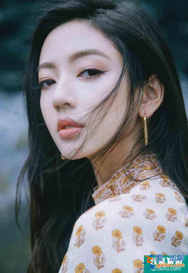 《以家人之名》唐燦撞臉Lisa,與女主成閨蜜,于正為她碰瓷Tfboys? 《以家人之名》唐燦撞臉Lisa,與女主成閨蜜,于正為她碰瓷Tfboys?