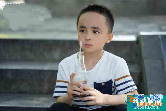 《以家人之名》太狗血，子秋母親嫁李爸，她真值得擁有這份愛？？