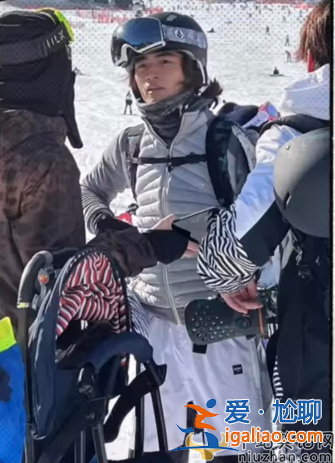 張柏芝謝霆鋒復合真的嗎?離婚11年同過情人節 疑一起帶娃滑雪