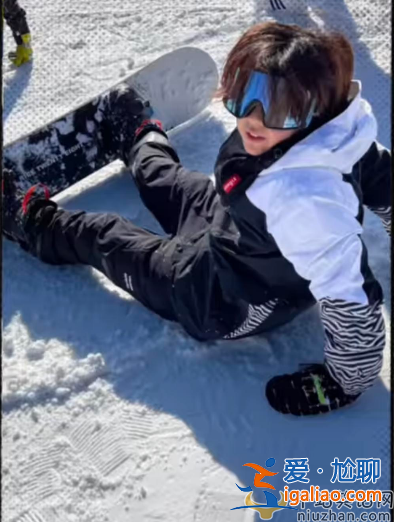 張柏芝謝霆鋒復合真的嗎?離婚11年同過情人節 疑一起帶娃滑雪