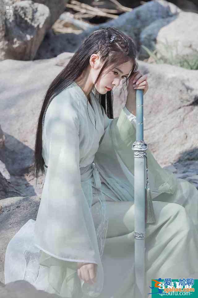 《且聽鳳鳴》大火，傅菁卻表示：收視率再高也不想和楊超越搭檔了？