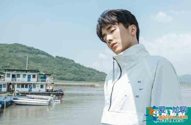 《以家人之名》賀子秋讓人心疼，戲外他的經(jīng)歷也坎坷？