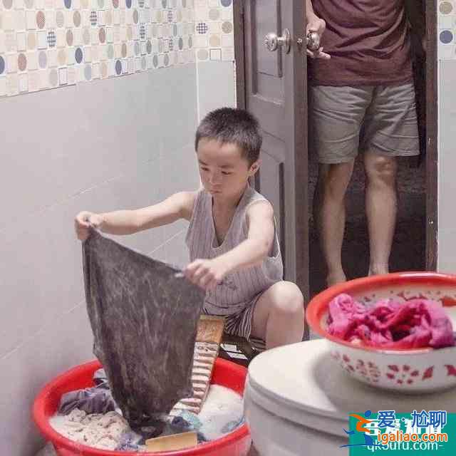 《以家人之名》:三個被親媽拋棄的孩子,命運卻各不相同? 《以家人之名》:三個被親媽拋棄的孩子,命運卻各不相同?