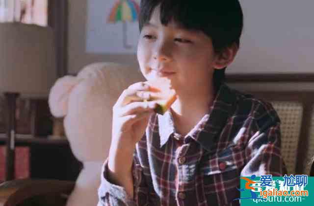 《以家人之名》看哭了，孩子長大的瞬間，都是在媽媽看不見的地方？