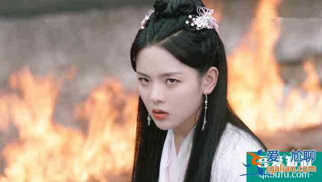 且聽(tīng)鳳鳴:鳳舞跟沐瑤比武,被沐瑤狂虐,一旁的君臨淵心疼不已? 且聽(tīng)鳳鳴:鳳舞跟沐瑤比武,被沐瑤狂虐,一旁的君臨淵心疼不已?