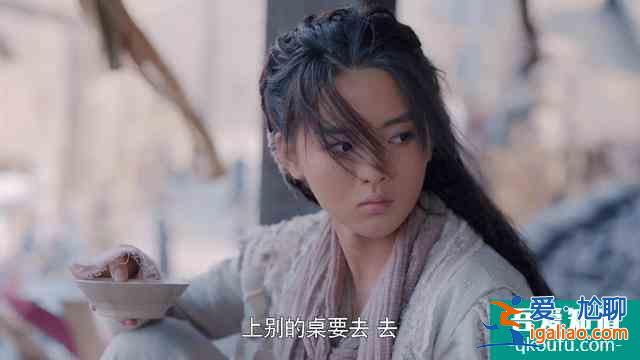 《且聽鳳鳴》楊超越演技之爭很多余，劇本雖粗糙，逗比甜卻夠下飯？