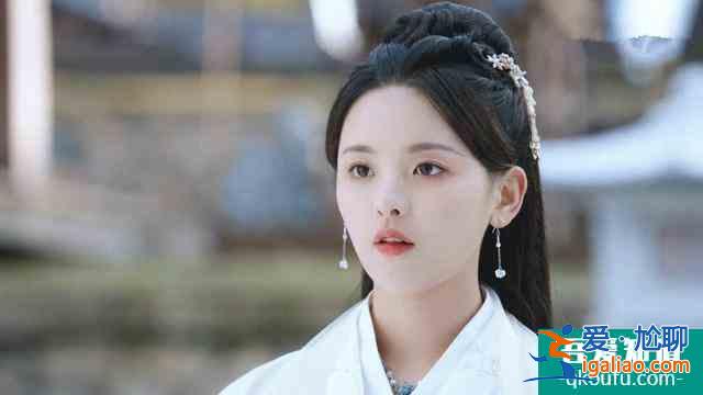 且聽鳳鳴:君臨淵跟鳳舞甜蜜擁抱,一旁的左青鸞當場臉氣綠? 且聽鳳鳴:君臨淵跟鳳舞甜蜜擁抱,一旁的左青鸞當場臉氣綠?